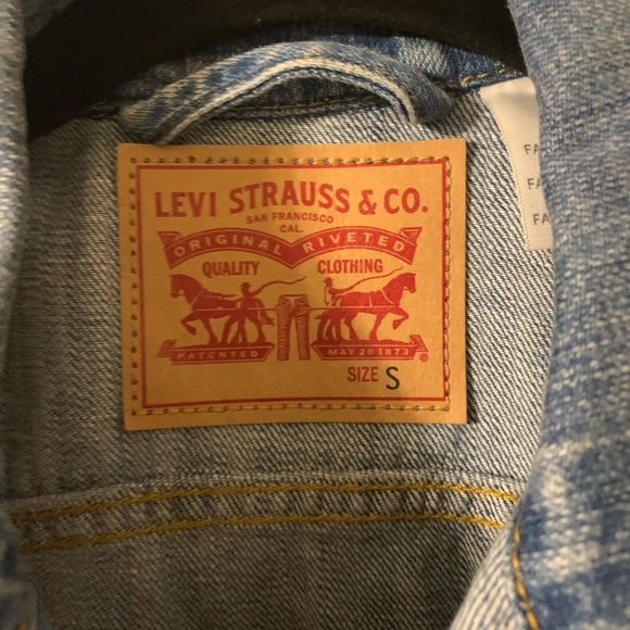 LEVI STRAUSS & CO vest in small - Picture 3 of 5